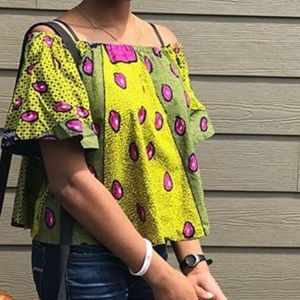 Shop this unique off the shoulder blouse😻